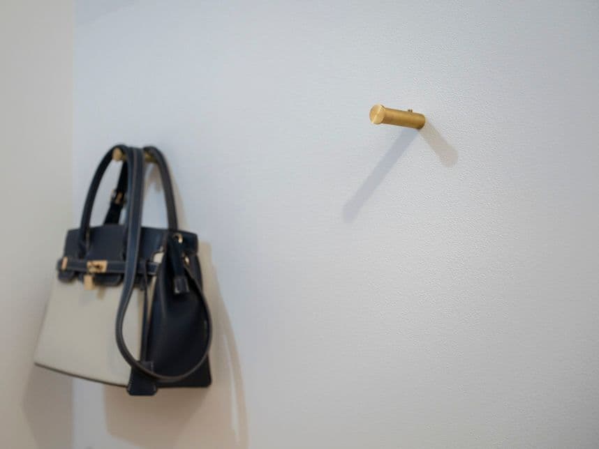 中古マンションのリノベーション後の玄関のフック