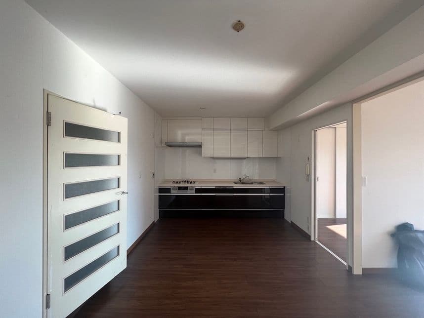 中古マンションのリノベーション前のキッチン